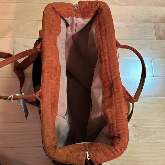 Atenti LARGE Black and Brown Travel Bag with Versatile Design - Picture 4 of 6